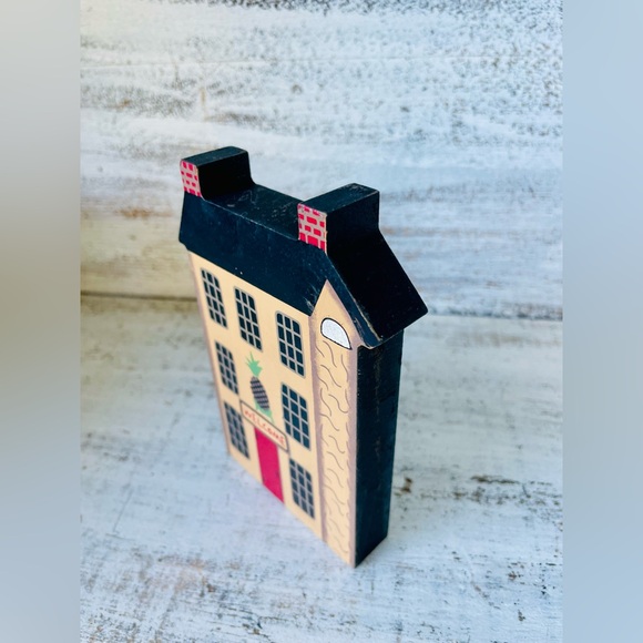 *Town House Blocks Welcome Primitive Shelf Sitter - Picture 9 of 12